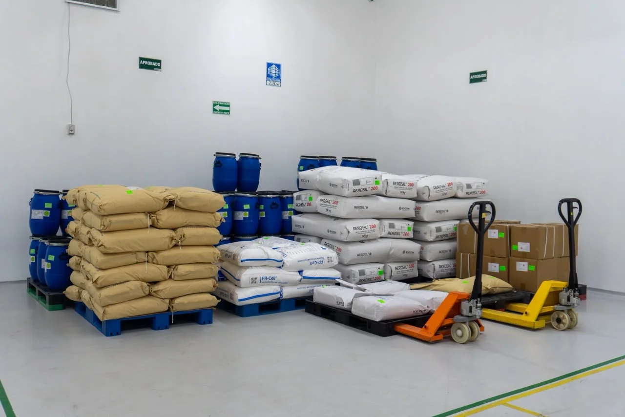 Almacén de materias primas e insumos de DIFARME