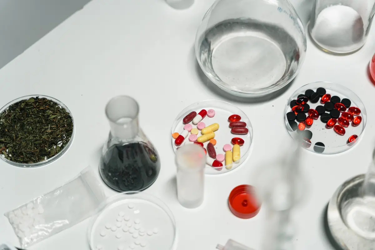 Principios activos y materiales farmacéuticos